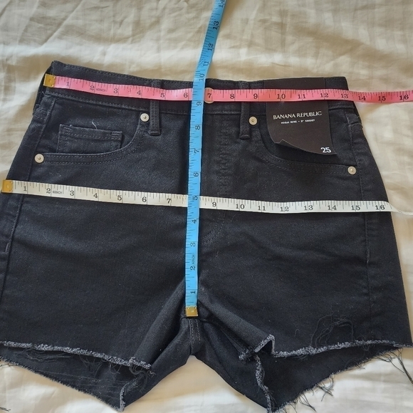 Banana Republic High-Rise Raw Hem 3" Short in Black NWT size 25 - Picture 3 of 6
